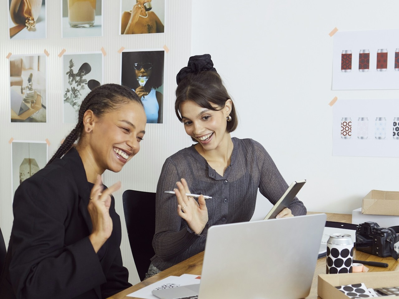 Consultant and client discussing a scent plan for the space to create optimal scent experience via our scent system