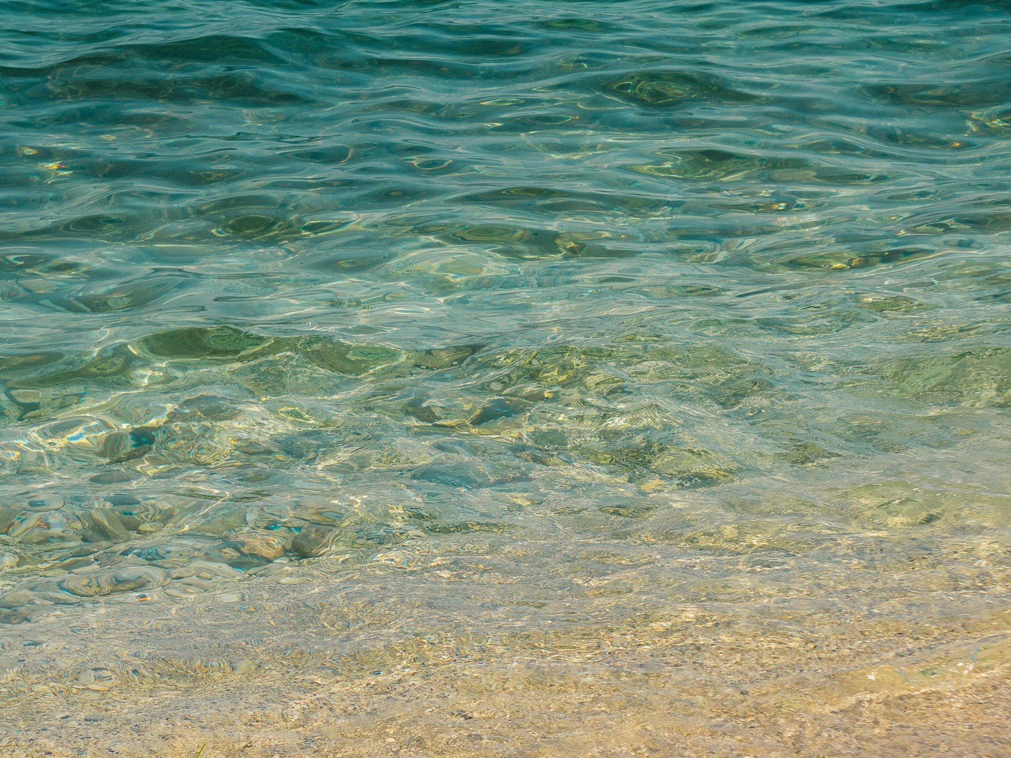 Fresh sea photo evoking refreshing scent and calmness.