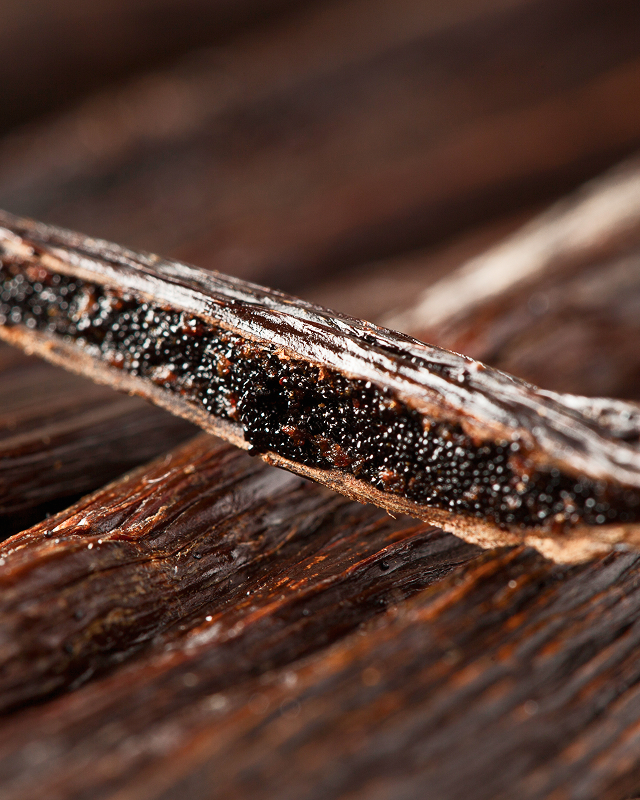 Close-up of vanilla stick, symbolizing warm and creamy dept used in restaurant scent marketing to enhance taste experience