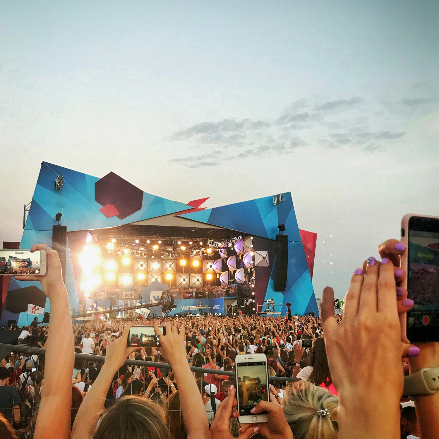 Large event enjoying powerful scent experience festival with Event Booster