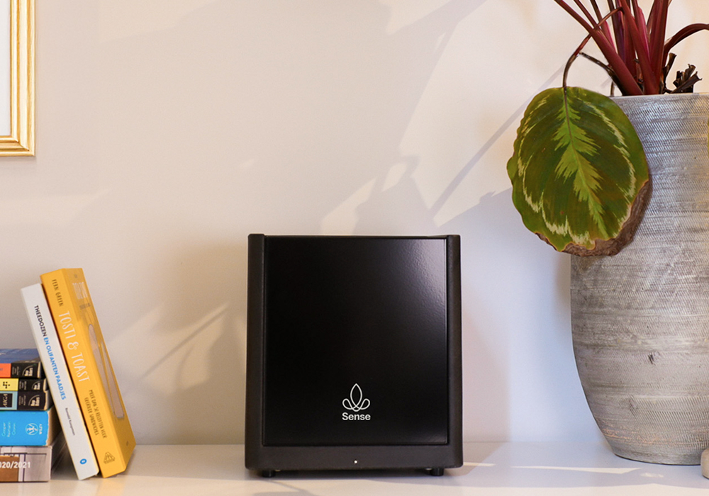 scent-device-modern-interior-black