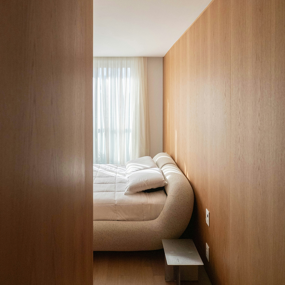 Fresh hotel room with a welcoming scent conveying comfort and calm