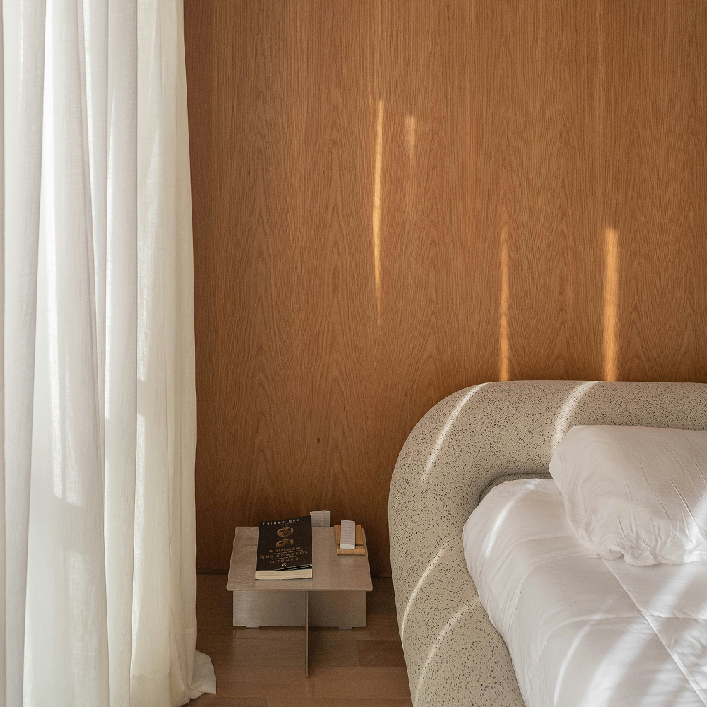  Fresh and elegant hotel room interior