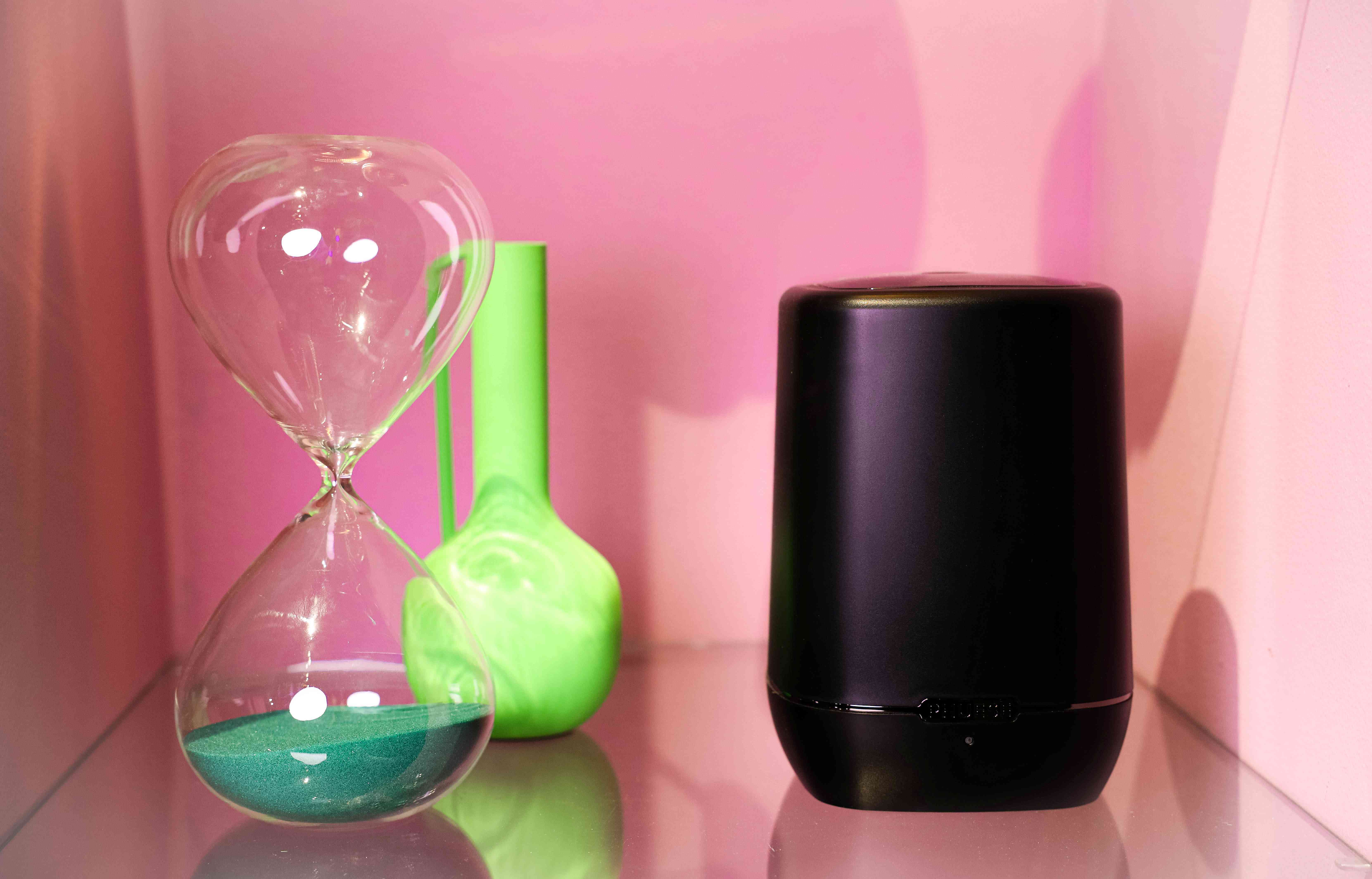 Easy standalone setting scent device